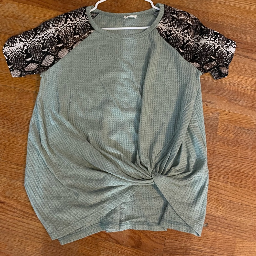 Snack skin blouse